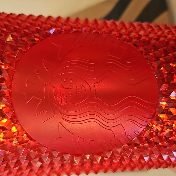 NWT ☕️ Starbucks UW-Wisconsin Madison Venti Studded Red Tumbler Cold Cup (24 oz) - Picture 5 of 8